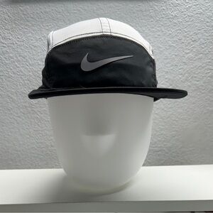Nike AW84 DRI-FIT 5 Panel Cap - white & black Reflective Hat w…